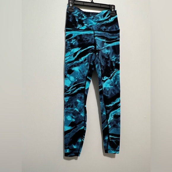 lululemon athletica Blue Patterned Leggings - Picture 13 of 16